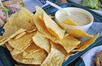 queso-and-chips